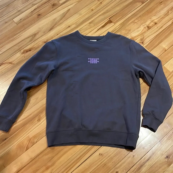 Z H&M gray embroidered front/large back graphic crew neck sweatshirt. Medium. - Picture 3 of 7